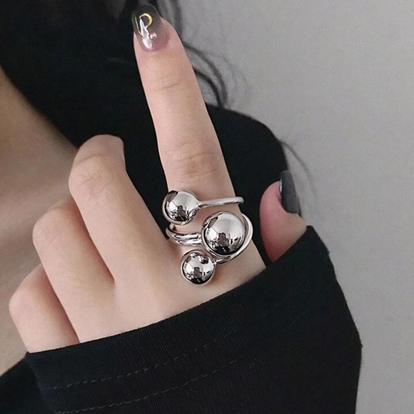 Unique Vintage Jewelry - Womens Ball Round Silver Platinum Open Finger Ring Chunky Jewelry Adjustable